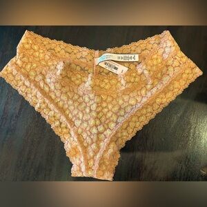 Victoria’s Secret cheeky panties size M new with tags